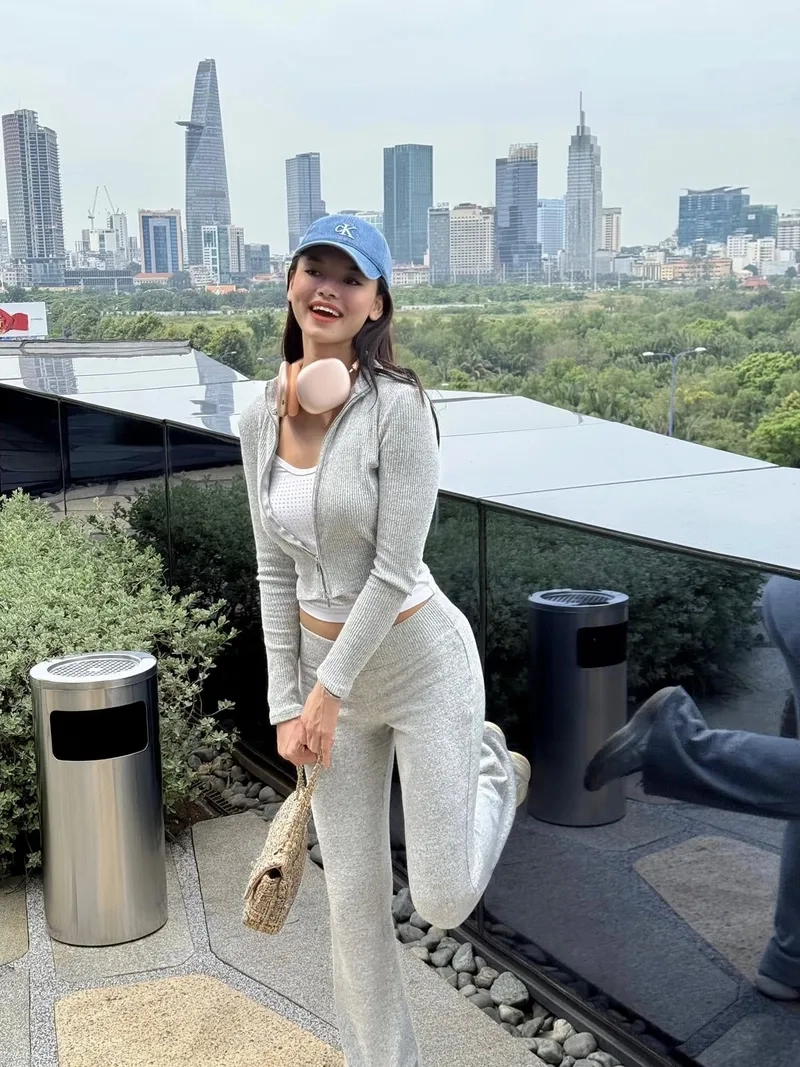 Khám phá Mai Ngô The New Mentor qua ảnh đầy phong cách