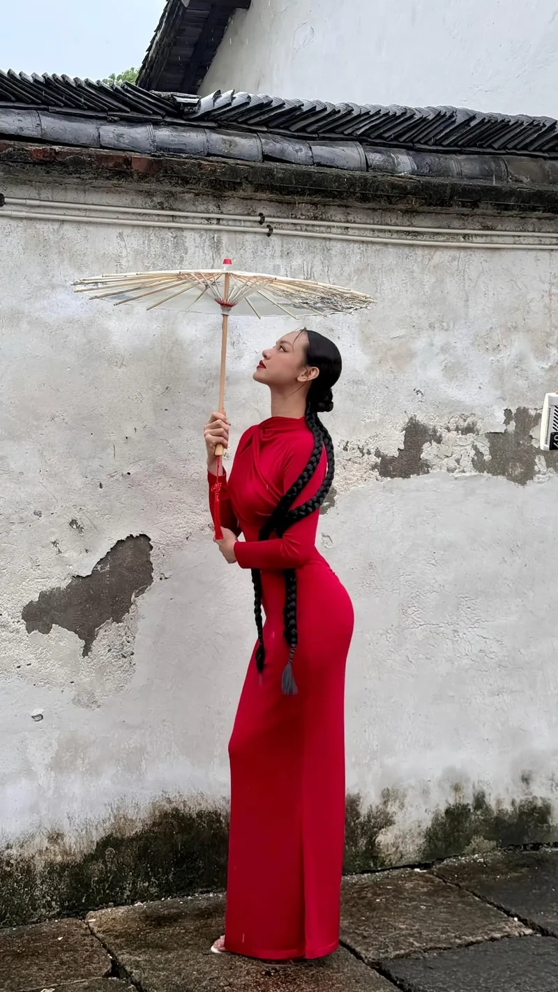 Mai Ngô Asia's Next Top Model nổi bật trong ảnh catwalk