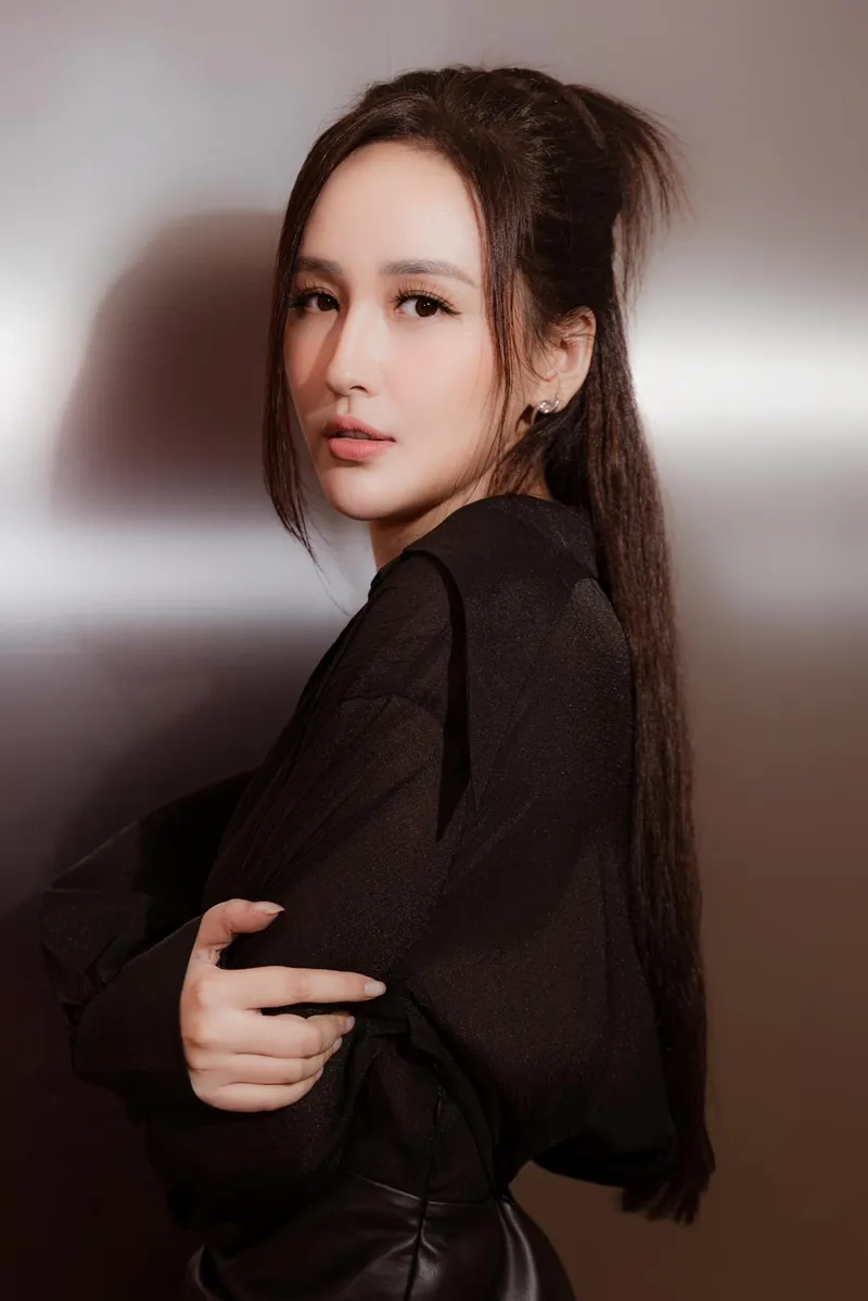 Mai Phương Thúy bao nhiêu tuổi nhan sắc trẻ trung ở tuổi 36
