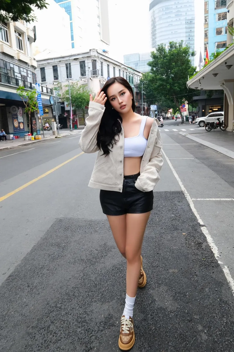 Mai Phương Thúy Hoa hậu Việt Nam 2006 vương miện lịch sử
