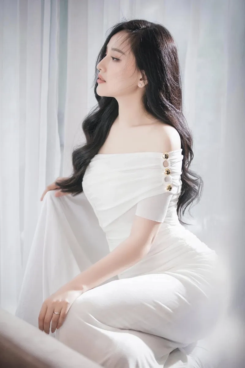 Tin đồn Mai Phương Thúy có con với ai sự thật được hé lộ