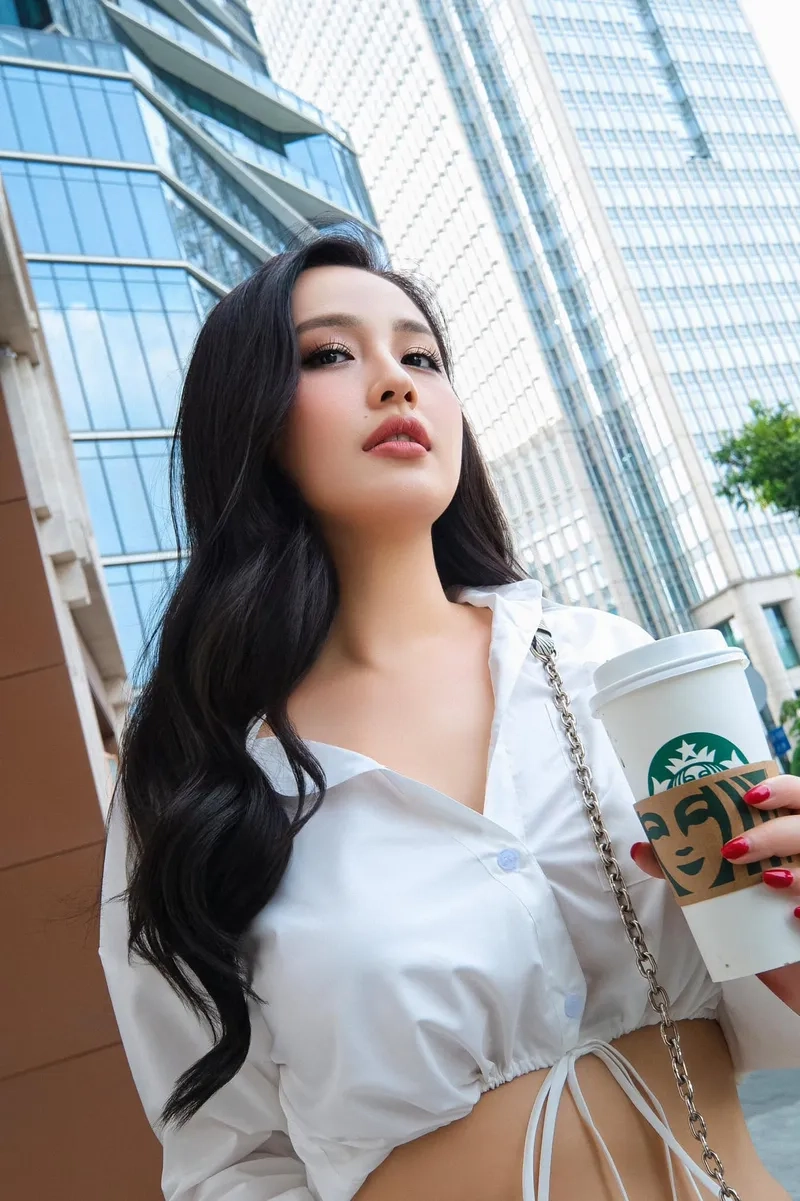 Mai Phương Thúy lấy chồng fan tò mò về chuyện tình của cô