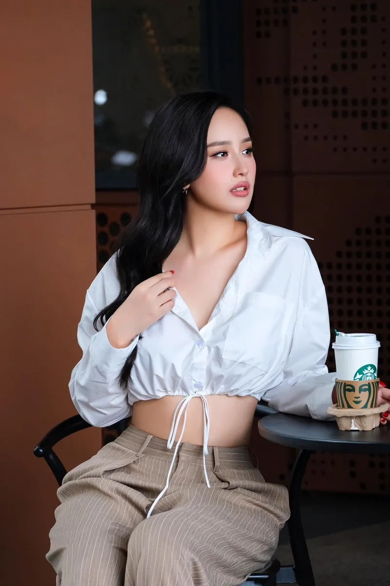 Mai Phương Thúy đăng quang Hoa hậu Việt Nam 2006 đầy ấn tượng