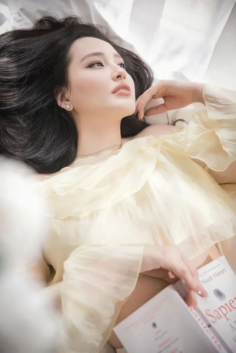 HH Mai Phương Thúy vẫn là biểu tượng nhan sắc sau 18 năm