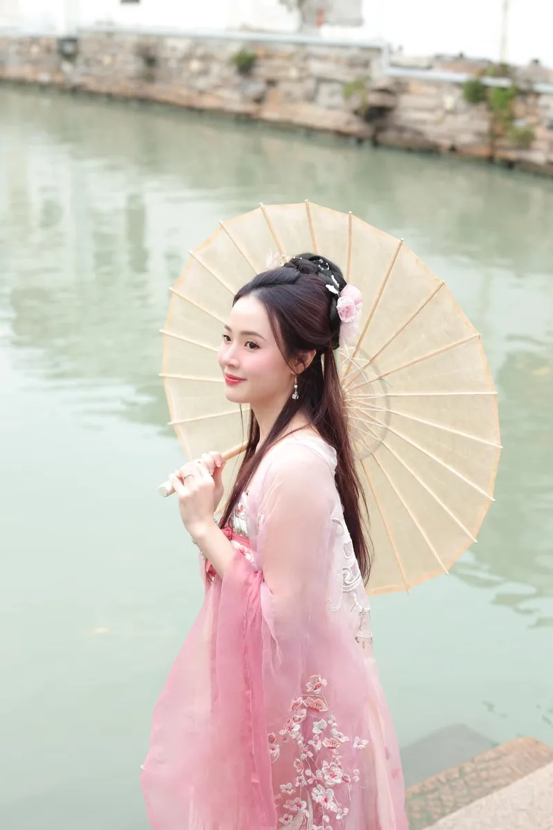 Nhanh như chớp Midu xuất sắc trả lời đúng 10 câu liên tiếp