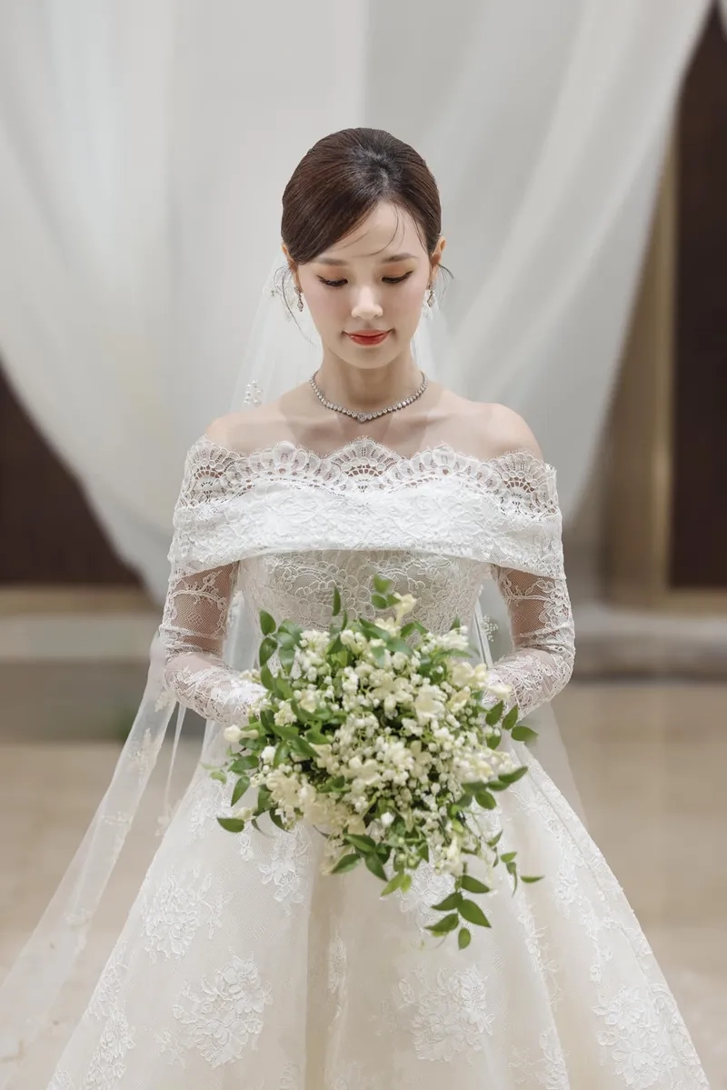 Midu làm nghề gì? Diễn viên giảng viên và doanh nhân tài ba
