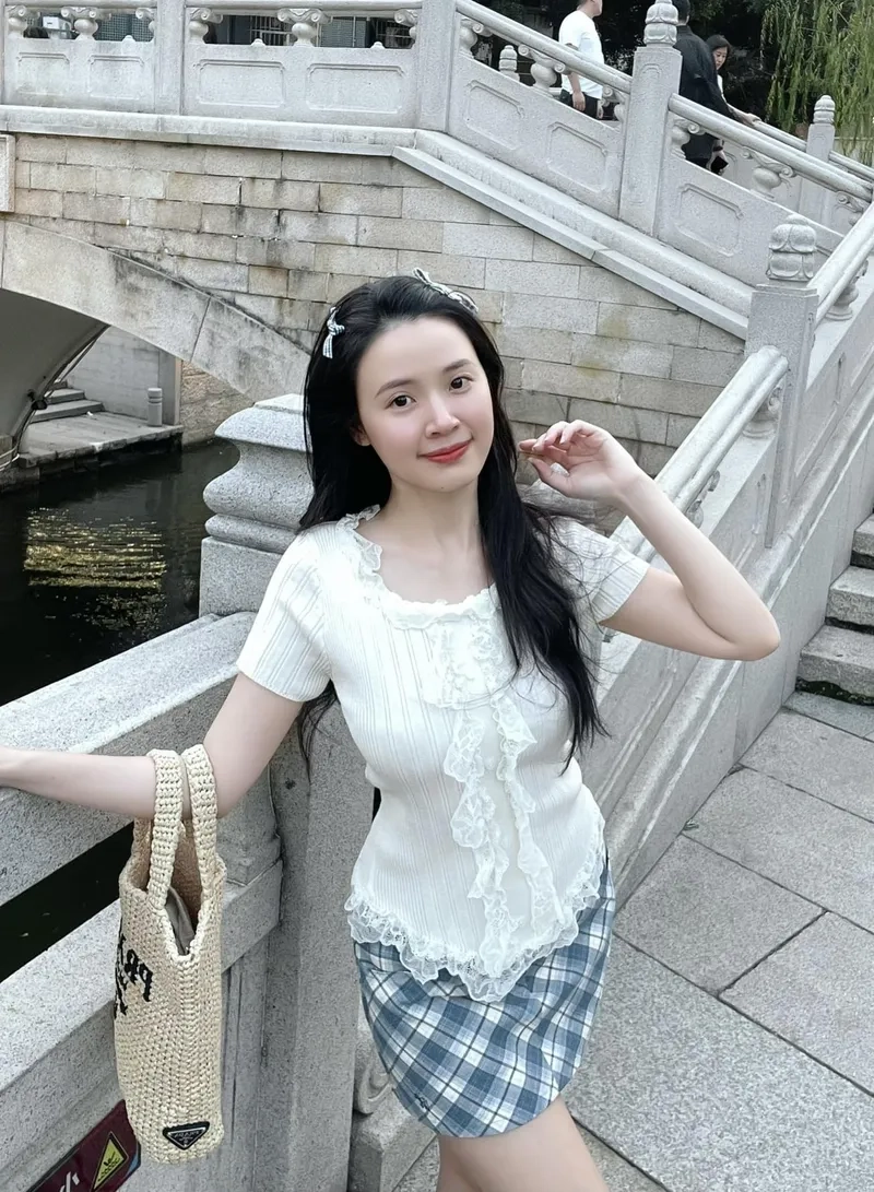 Midu nhanh như chớp thể hiện trí tuệ sắc bén trên gameshow
