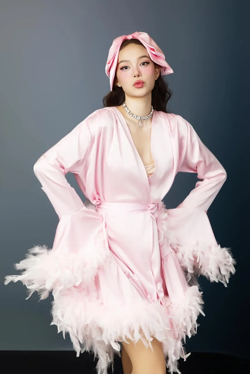Minh Hằng chị đẹp tỏa sáng trong chương trình truyền hình