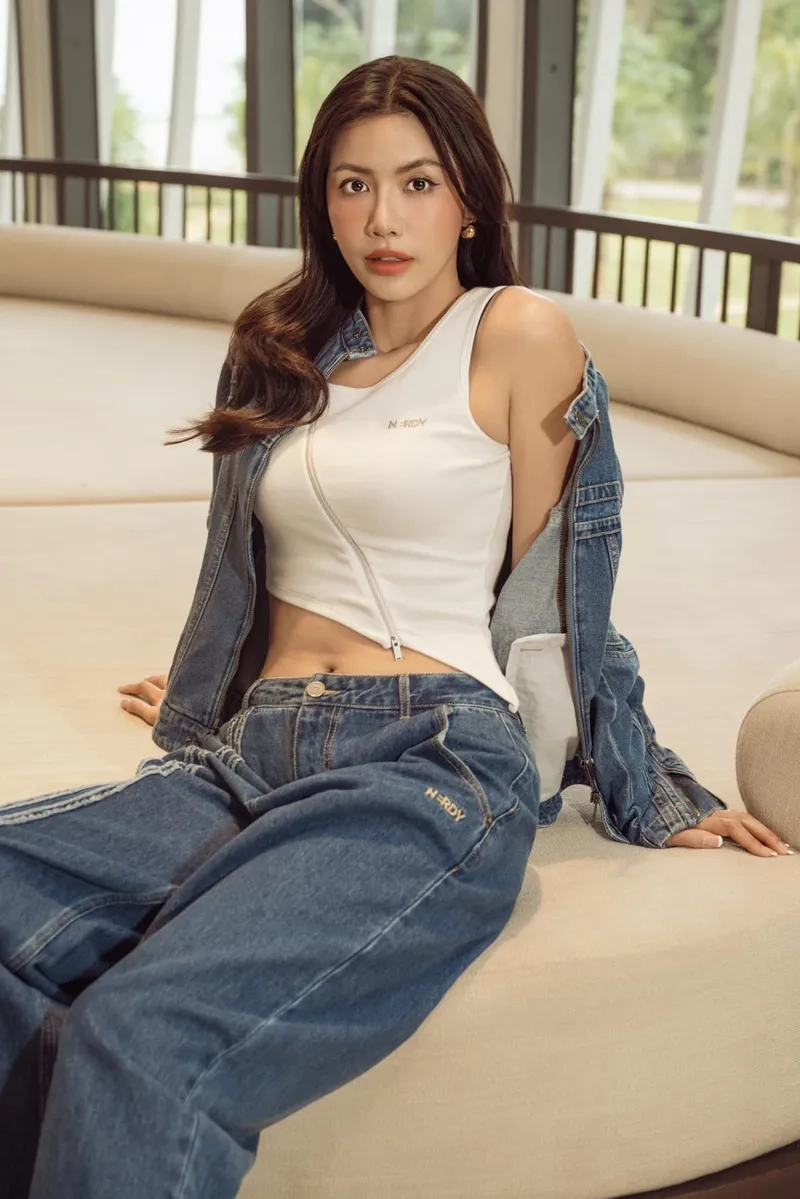 Minh Tú thi Miss Universe với ảnh chuẩn thần thái hoa hậu