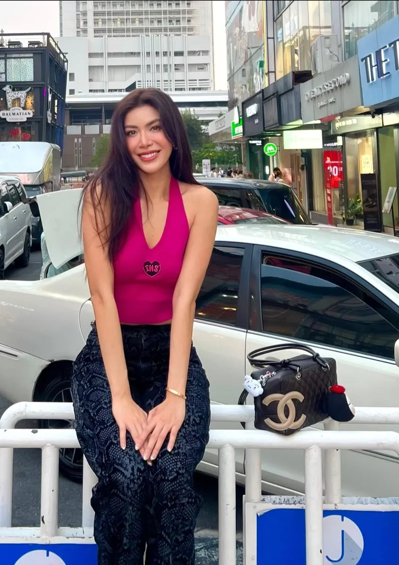 Minh Tú hoa hậu gì và ảnh tại các đấu trường sắc đẹp