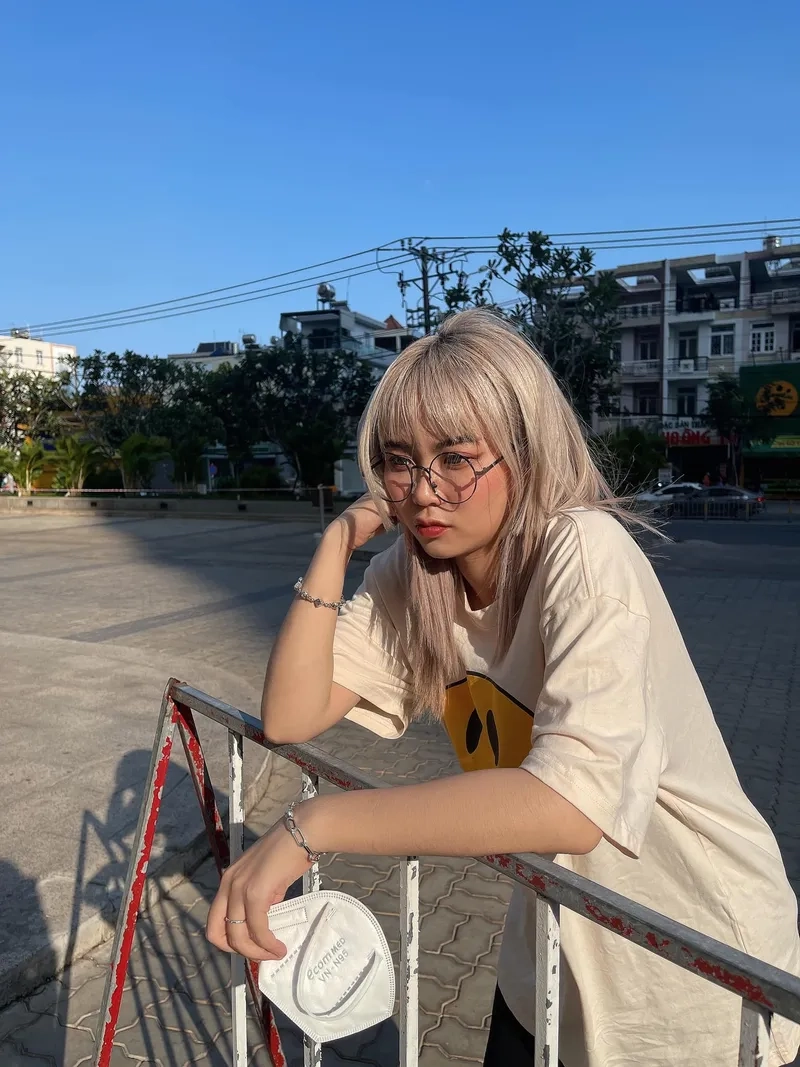 Misthy sinh năm bao nhiêu qua ảnh tuổi trẻ năng động