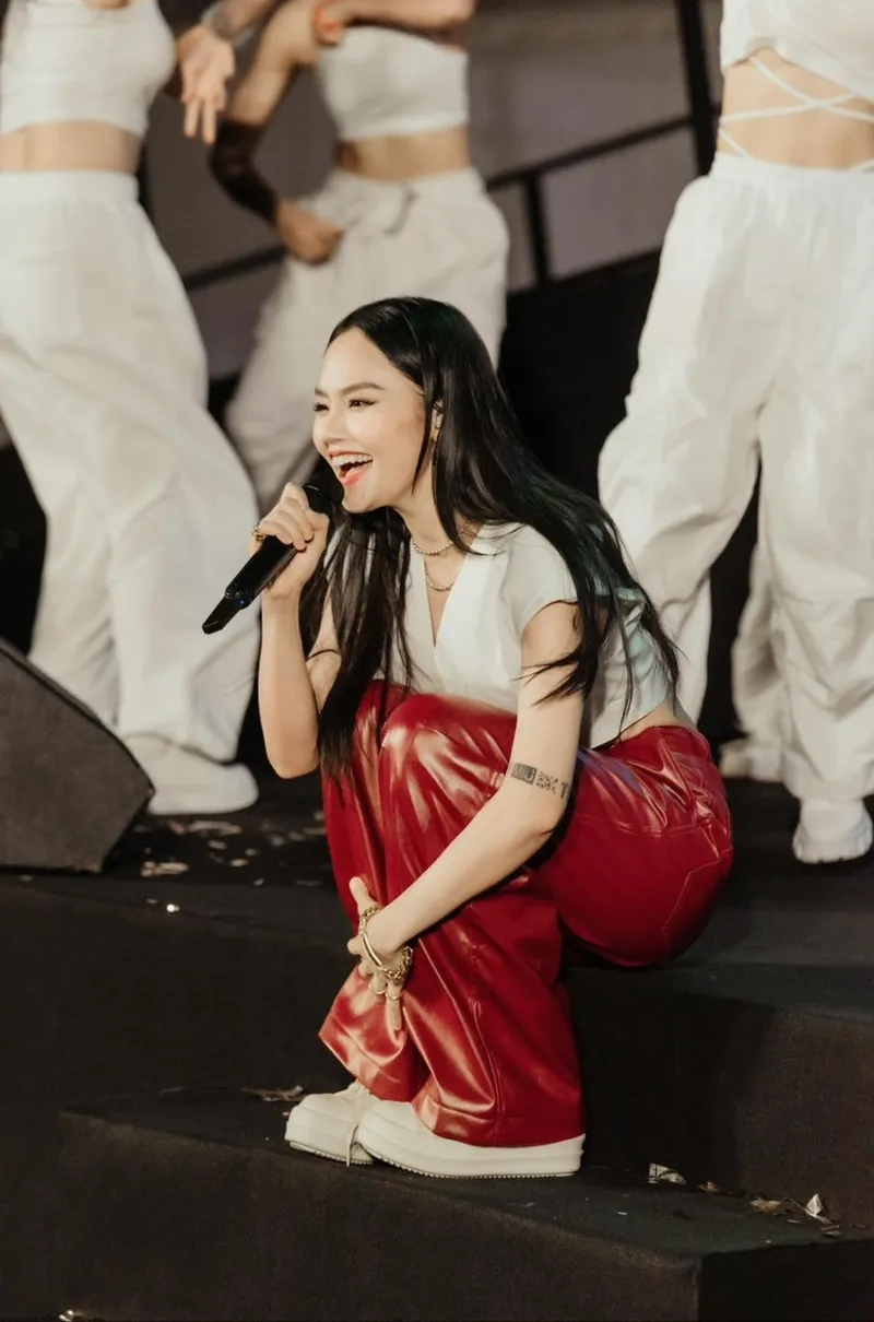 Thưởng thức nhạc Miu Lê qua những bức ảnh nổi bật