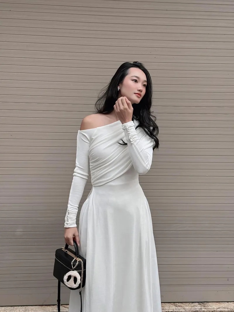 Nguyễn Quỳnh Anh sinh năm bao nhiêu qua ảnh tuổi trẻ