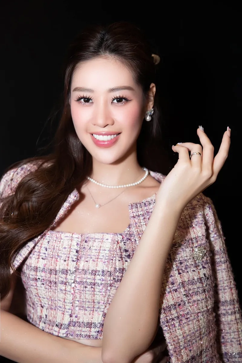 Hoa hậu Hoàn vũ Nguyễn Trần Khánh Vân đại diện Việt Nam rực rỡ