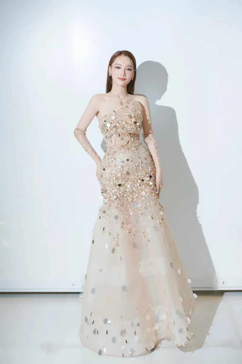 Tò mò Nhã Phương bao nhiêu tuổi hãy đọc ngay