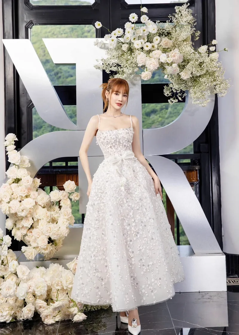 Bí quyết Nhã Phương giảm cân sau sinh khiến fan tò mò