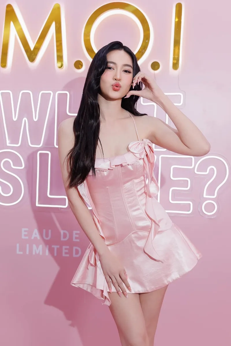 Bước nhảy hoàn vũ Ninh Dương Lan Ngọc và màn trình diễn bùng nổ