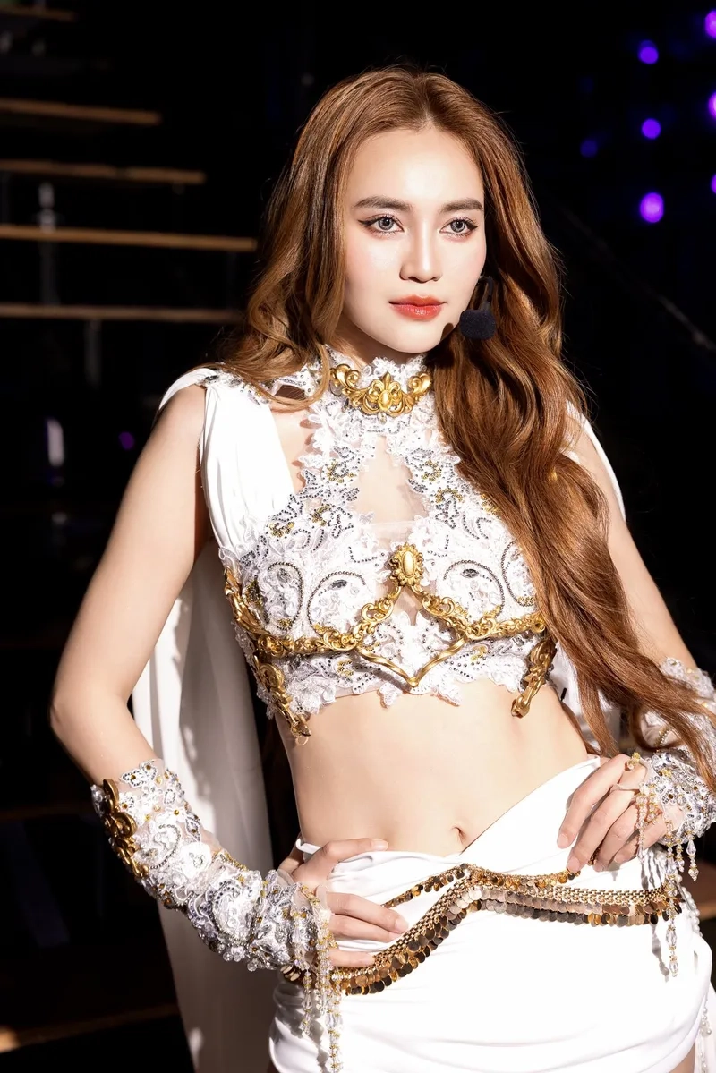 Ninh Dương Lan Ngọc gái già lắm chiêu và vai Ms Q đẳng cấp