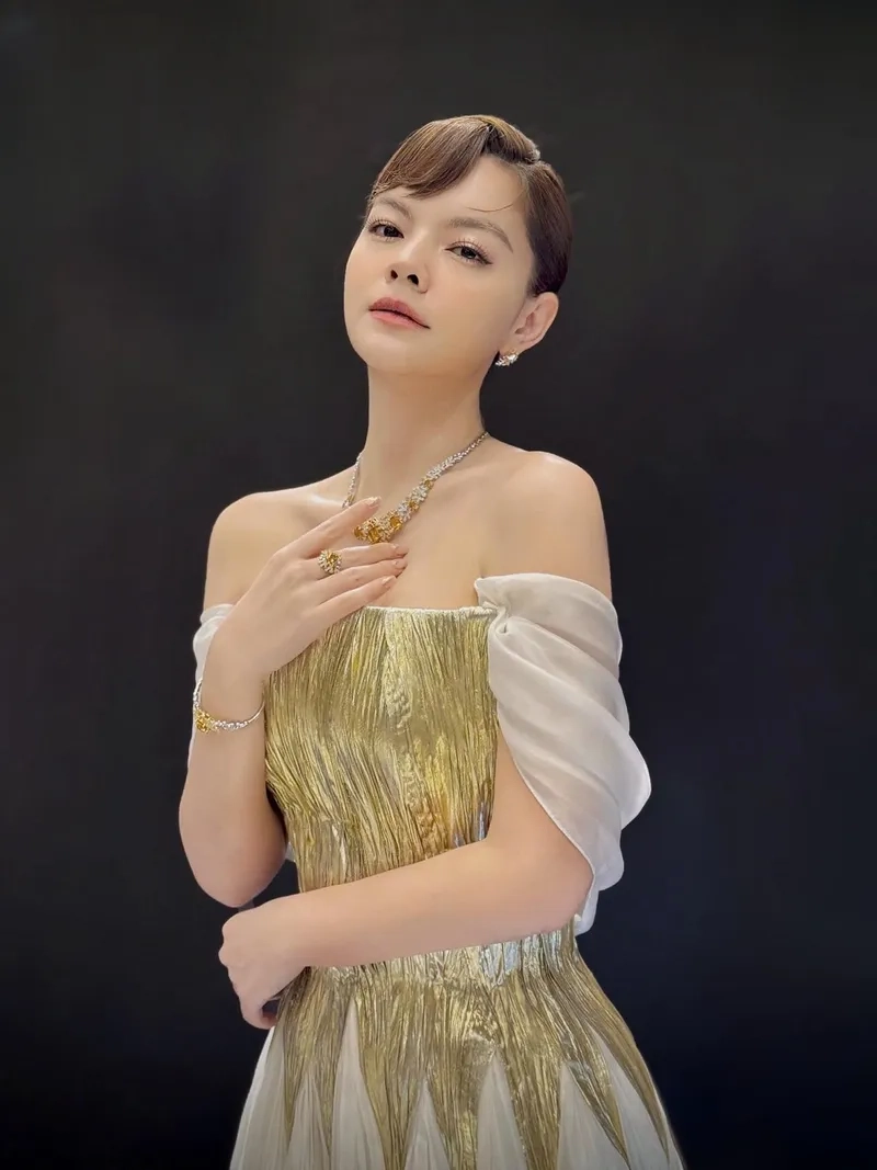 Phạm Quỳnh Anh tuổi bao nhiêu mà giọng hát vẫn đỉnh
