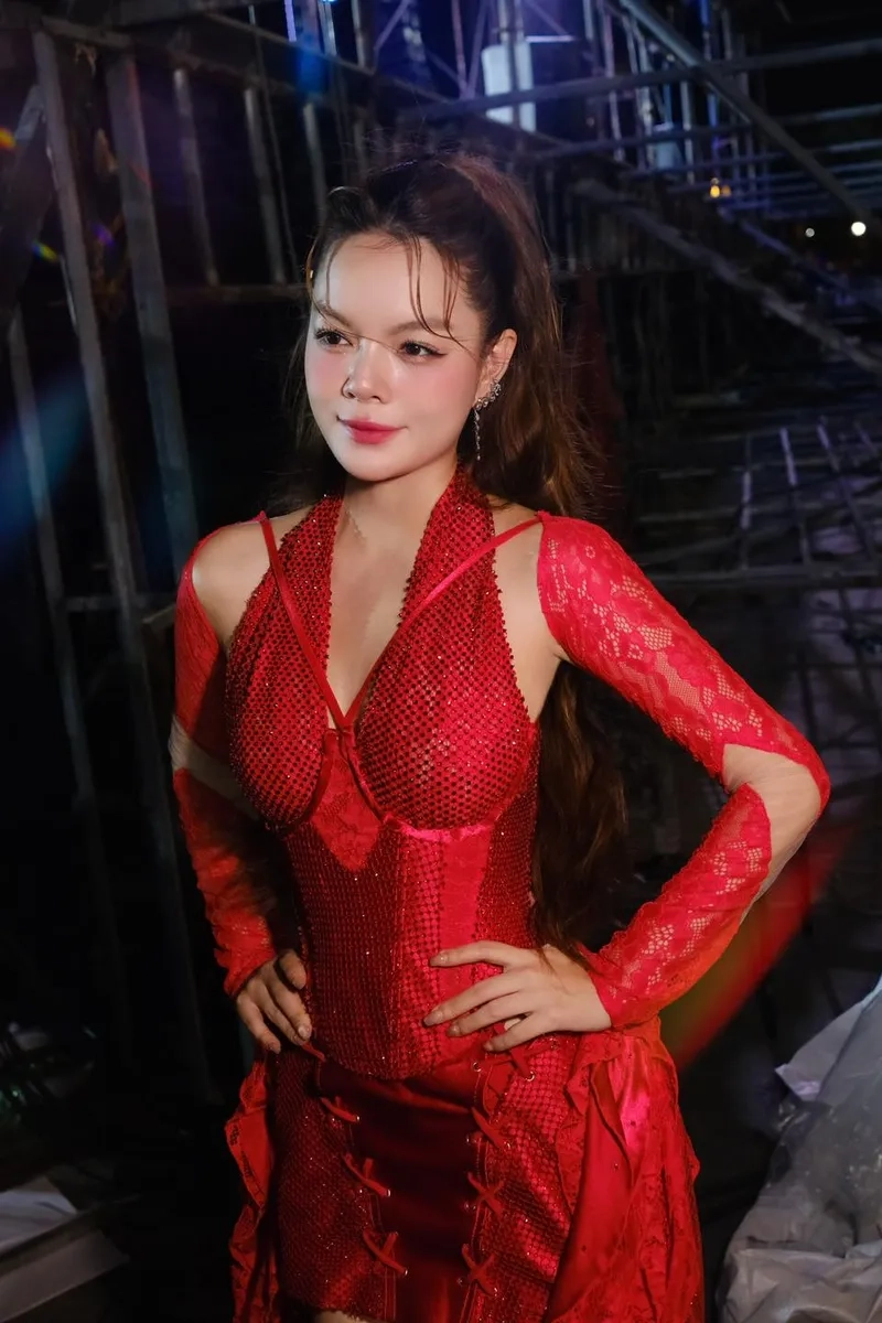 Nghe càng xa càng nhớ Phạm Quỳnh Anh để cảm nhận nỗi nhớ