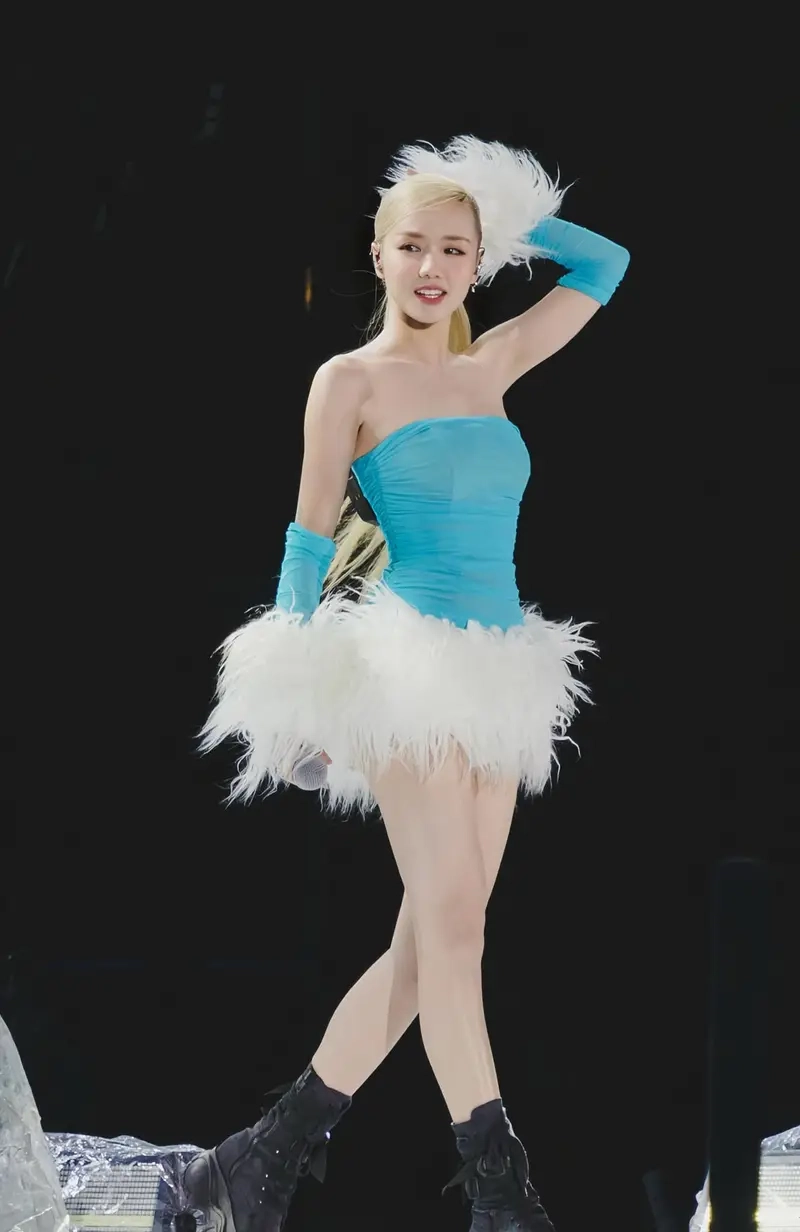 Hát theo lời bài hát Phương Ly missing you đầy cảm xúc