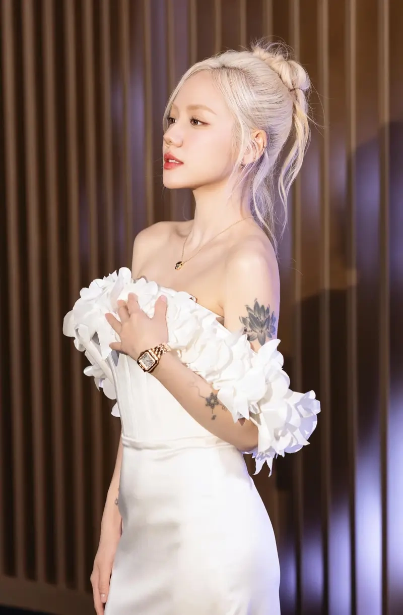 Khám phá các bài hát trong Phương Ly từ ballad đến remix