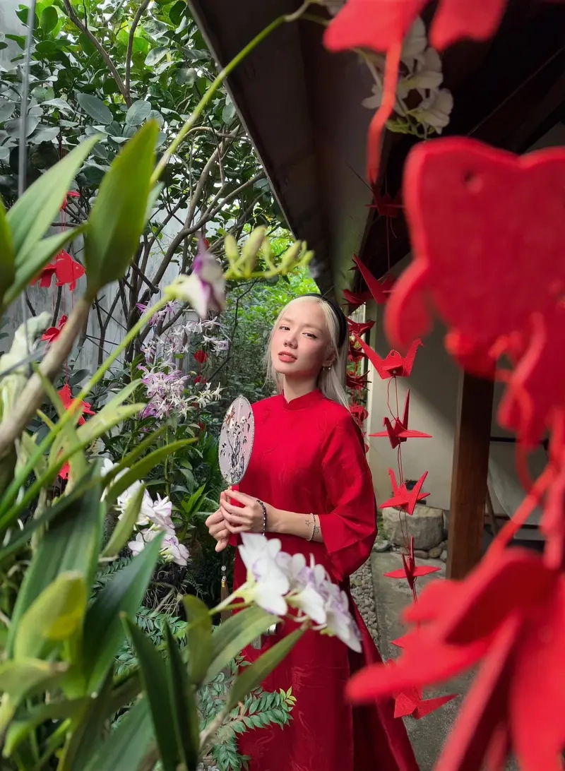Nghe nghe Phương Ly Thằng Điên và cảm xúc bùng nổ