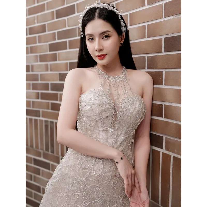 Thiên An official bao nhiêu tuổi qua ảnh sân khấu hot