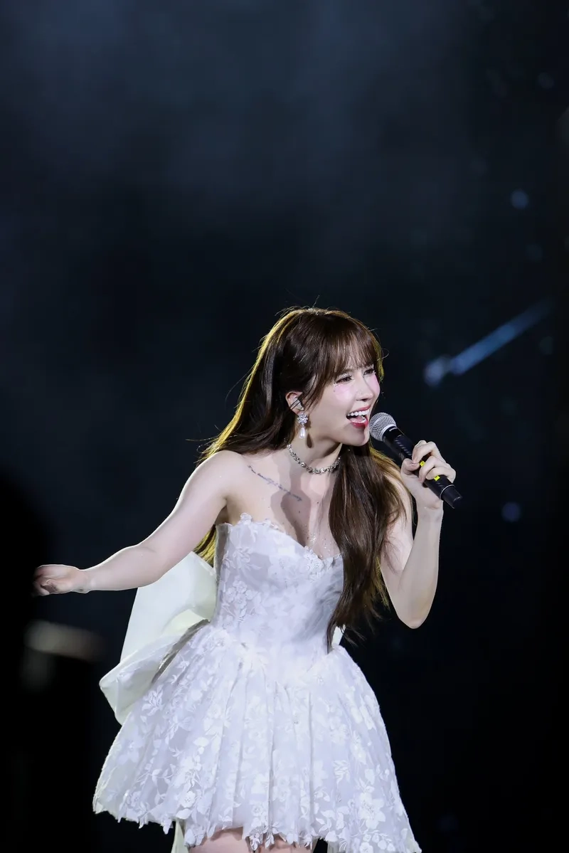 Chưa quên người yêu cũ Thiều Bảo Trâm lyrics chạm đến trái tim