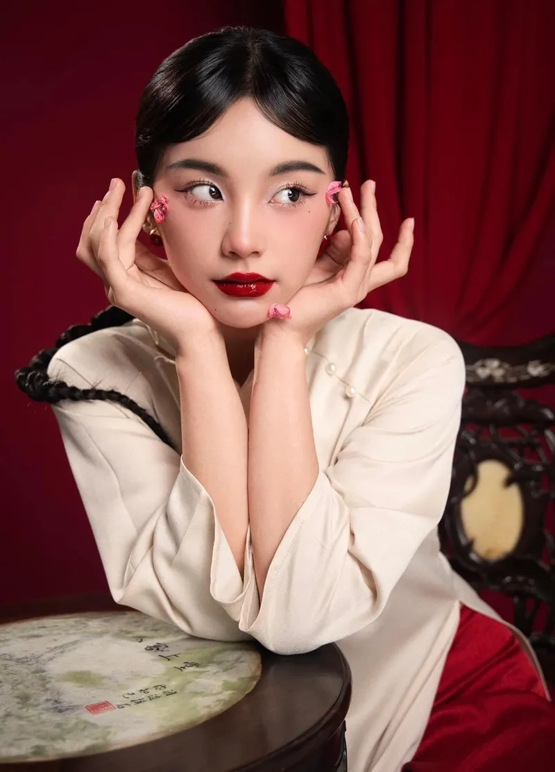 Thu Hà Ceri Tỏ tình hoàn mỹ gây bão với ảnh chương trình
