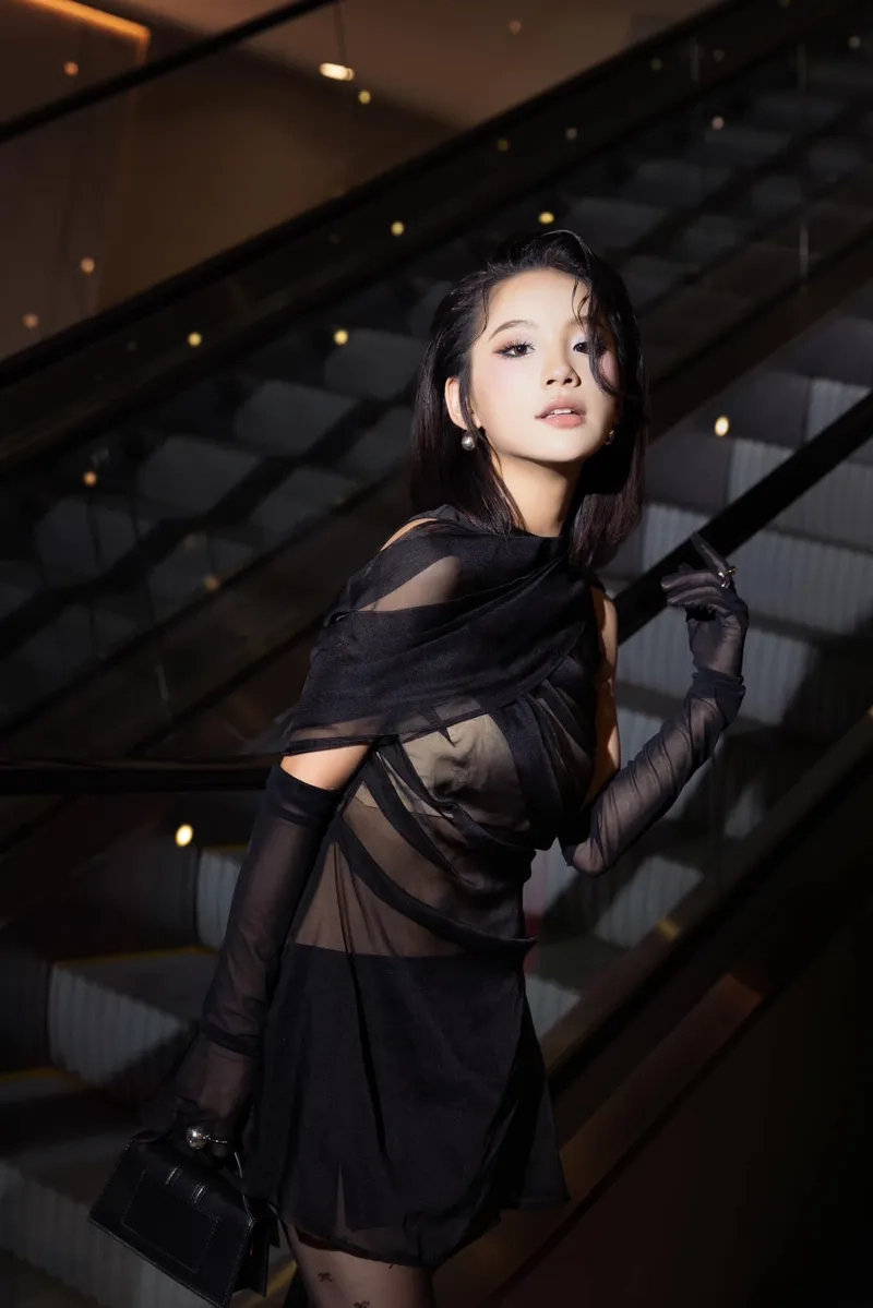 Thu Hà Ceri trong Thương ngày nắng về qua ảnh vai Vy