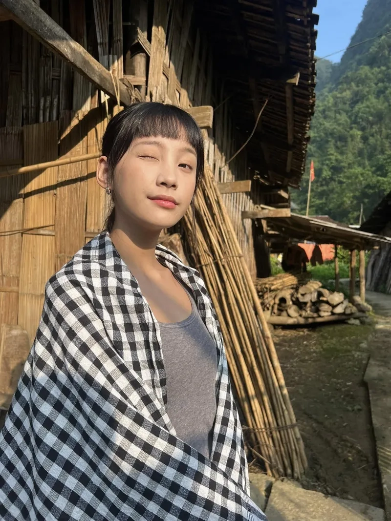 Theo dõi Thu Hà Ceri Facebook để xem ảnh đời thường