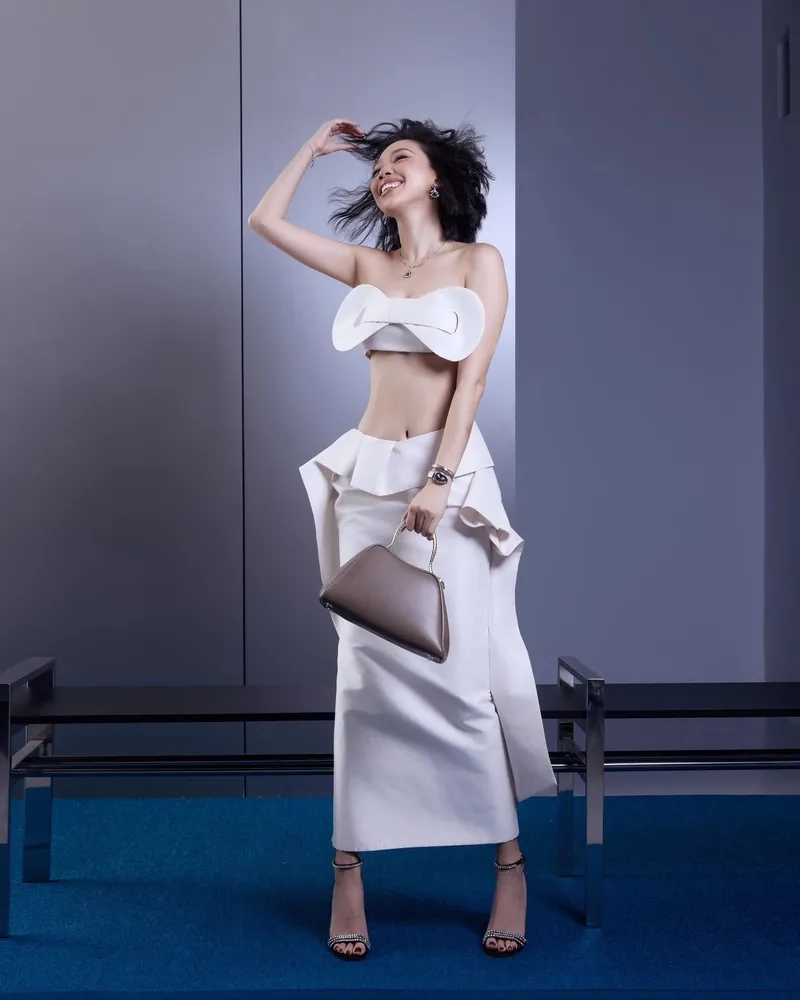 Tóc Tiên bao nhiêu tuổi cô nàng trẻ mãi không già