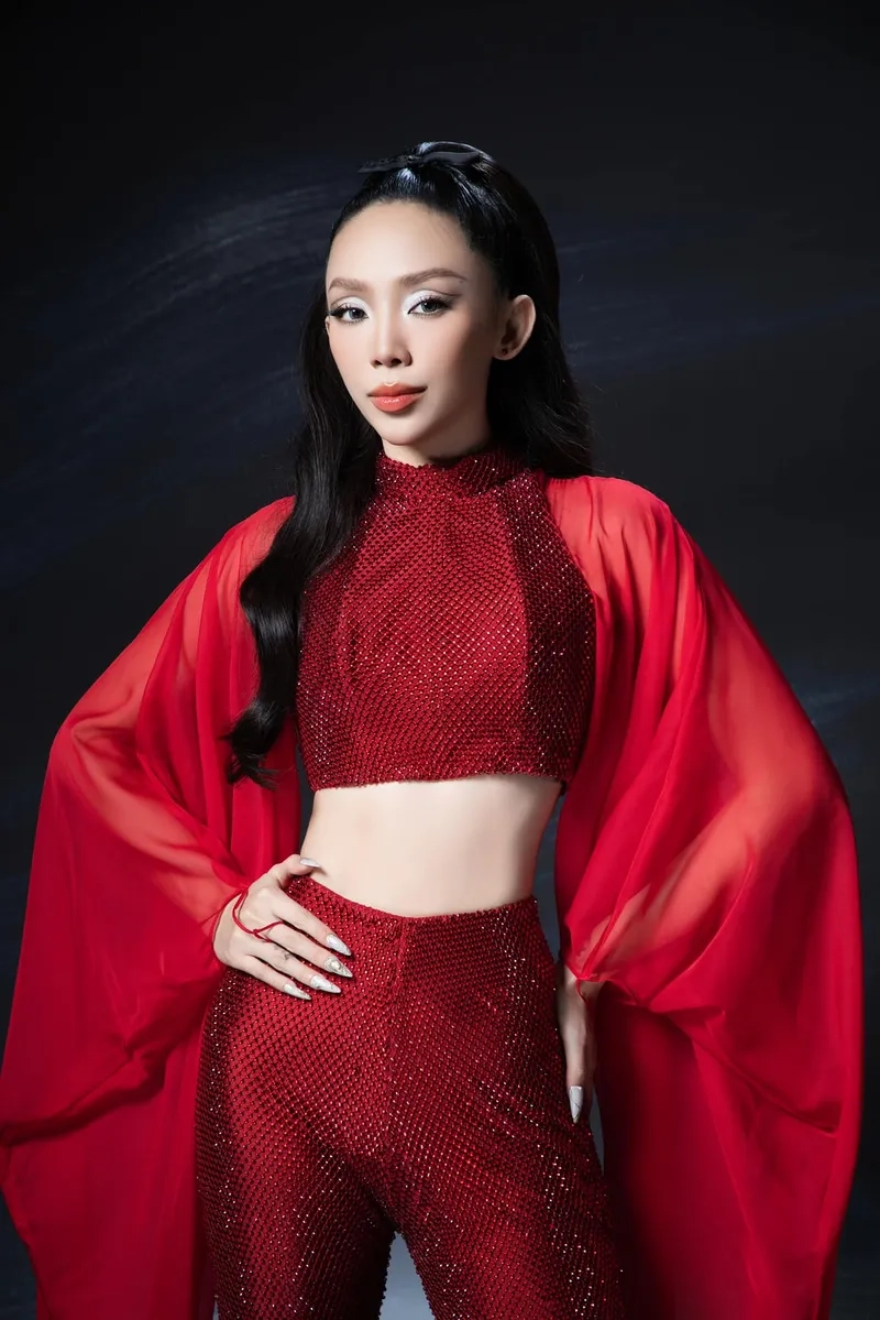 Nghe lại bài hát của Tóc Tiên để nhớ thời thanh xuân