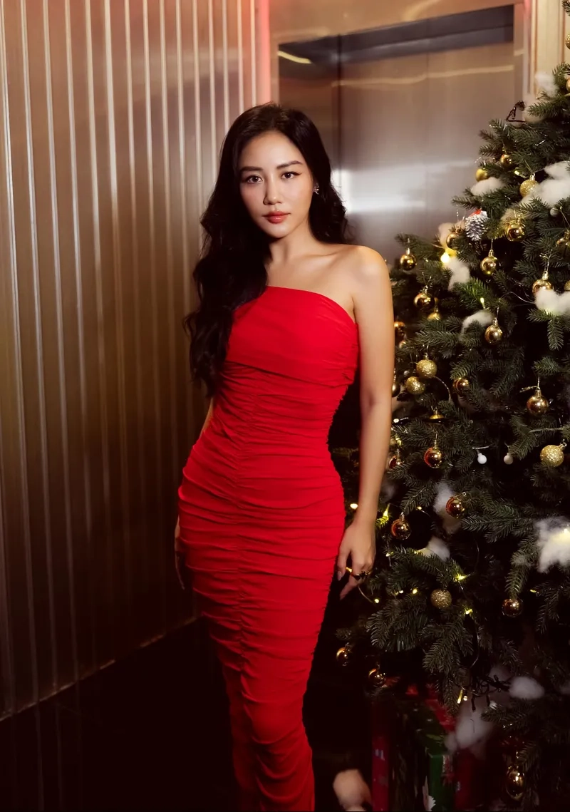 Văn Mai Hương bài hát qua ảnh kể chuyện âm nhạc