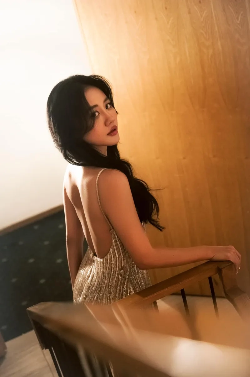Văn Mai Hương album qua ảnh hành trình âm nhạc ấn tượng